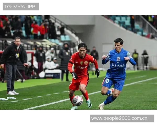 海港申花再度对决争冠之路海港领先两分悬念迭起期待最后一轮决战